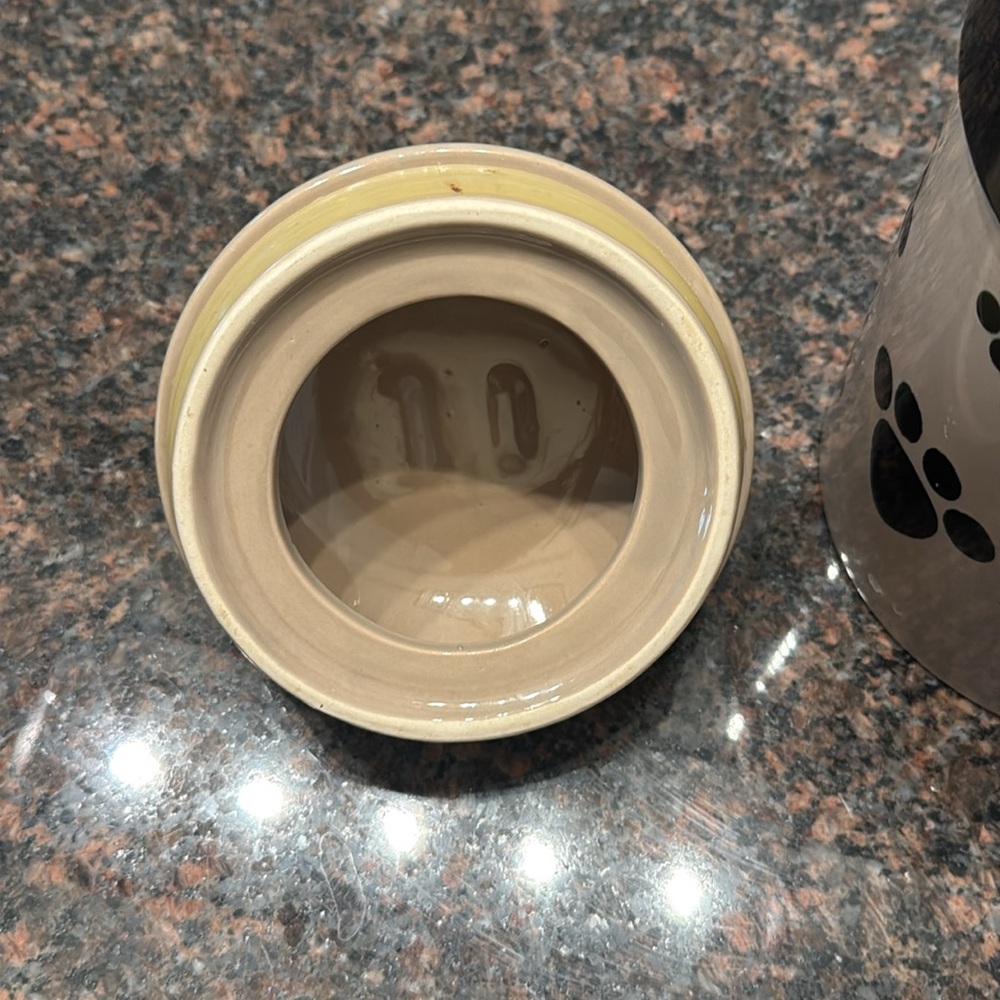 Porcelain dog treat jar - Picture 8 of 12